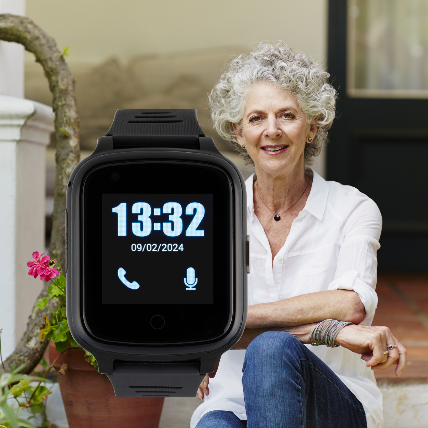 MaxWatch Dame livesafe watch1