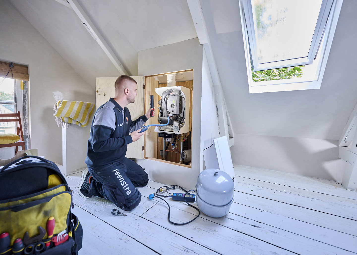 Feenstra monteur meting van binnen unit