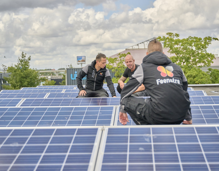 Monteurs beoordelen zonnepanelen