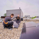 Zonnepanelen installatie plat dak